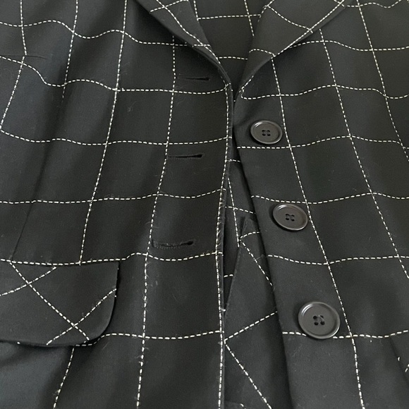 Trina Turk black pant suit. Great boot cut trouser and fitted jacket. - Picture 4 of 5